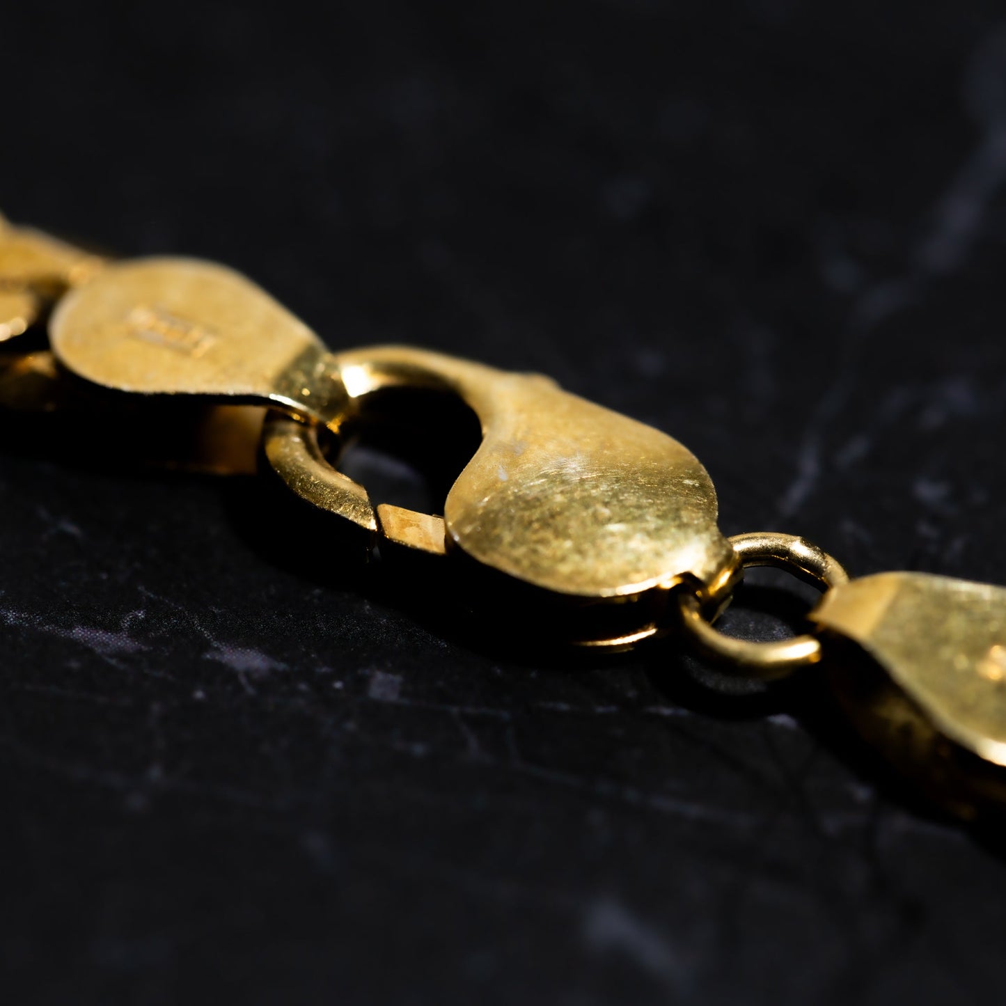 CUBAN CHAIN IN GOLD