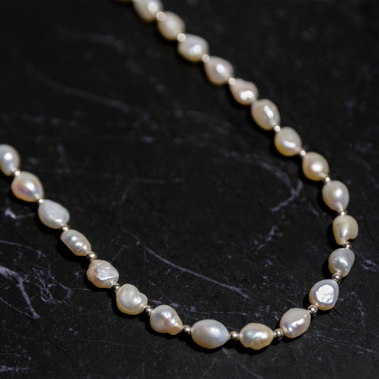 BAROQUE PEARL NECKLACE IN SILVER