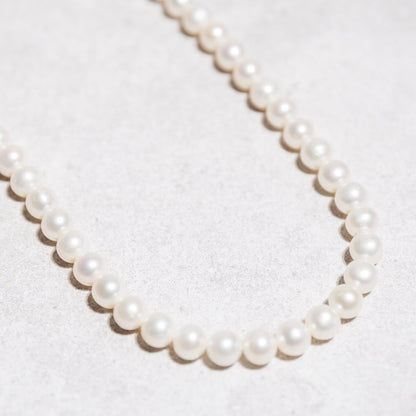 CLASSIC PEARL NECKLACE