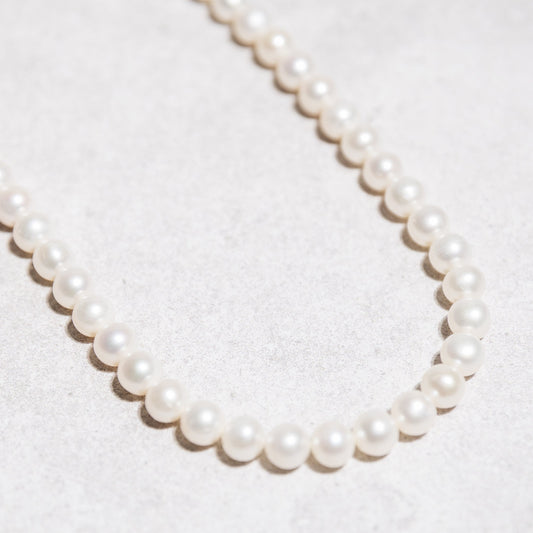 CLASSIC PEARL NECKLACE