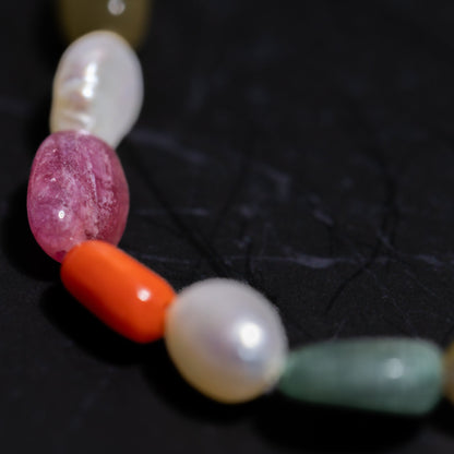 GEMSTONE AND PEARL NECKLACE